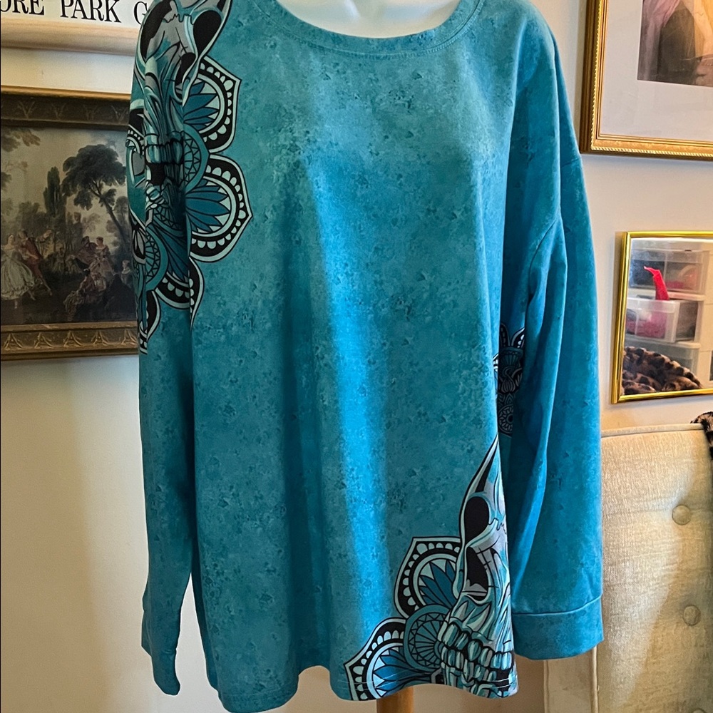 Turquoise Floral Skull Print Long-Sleeve Women’s Top